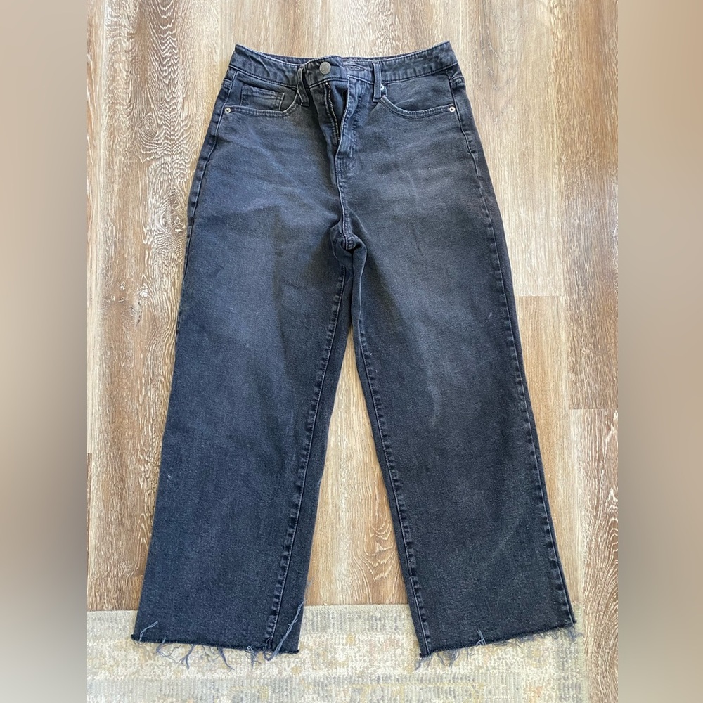 High Rise Skater Jeans. Size 8. Like New Condition.
